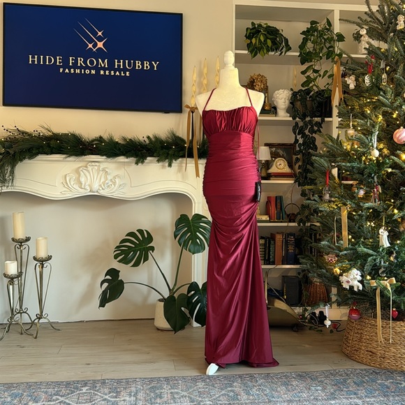 La Femme 29873 Strappy Open Back Shiny Jersey Fitted Gown - Picture 4 of 11